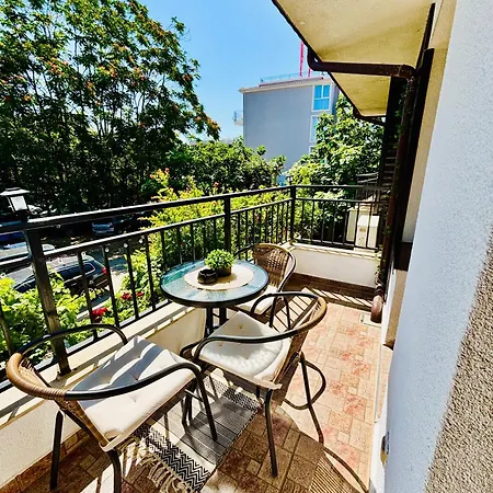 Dreams Apart&free Parking